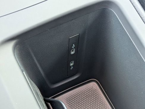 New 2026 Volkswagen Tiguan SE image 22