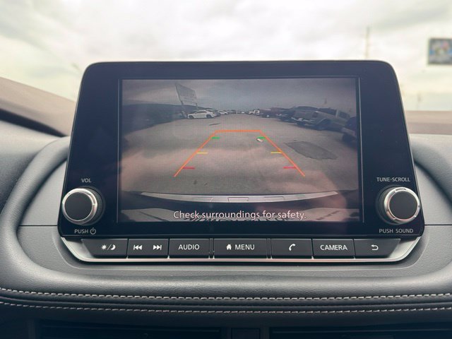 Used 2023 Nissan Rogue SV AWD/4WD image 16