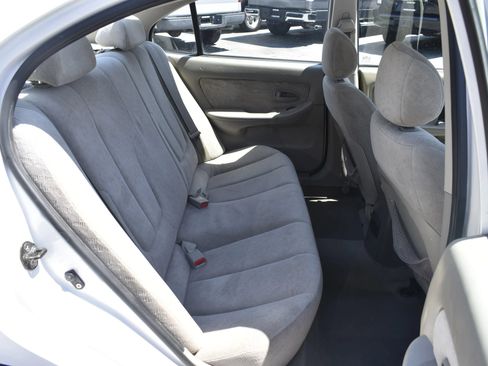 Used 2005 Hyundai Elantra GLS FWD image 14