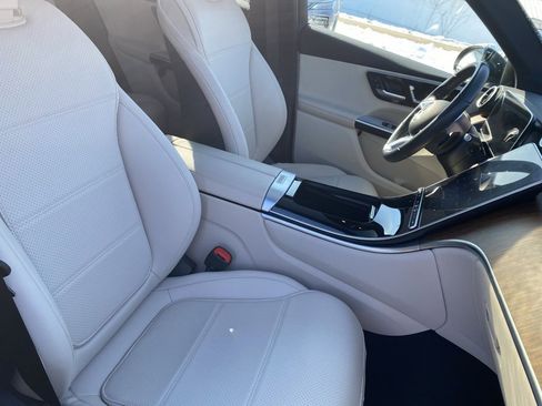 Used 2024 Mercedes-Benz GLC 300 4MATIC image 10