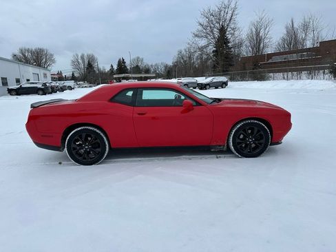 Used 2020 Dodge Challenger SXT w/ Blacktop Package image 6