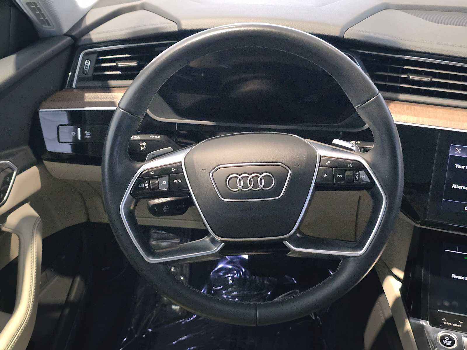Used 2024 Audi Q8 e-tron Premium Plus w/ Premium Plus Package AWD/4WD image 20
