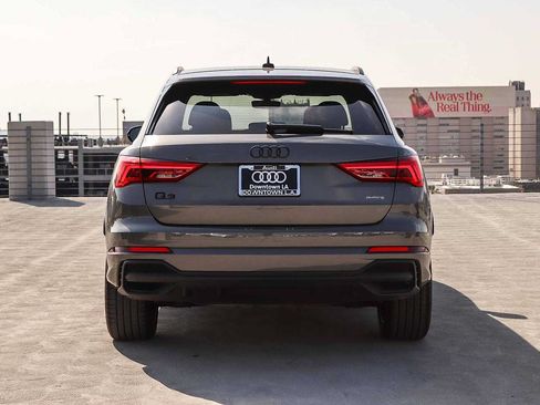 Used 2023 Audi Q3 2.0T Premium w/ Black Optic Sport Package AWD/4WD image 5