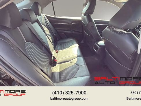 Used 2018 Toyota Camry SE FWD image 18