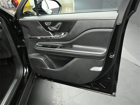 Certified 2024 Lincoln Corsair AWD image 28