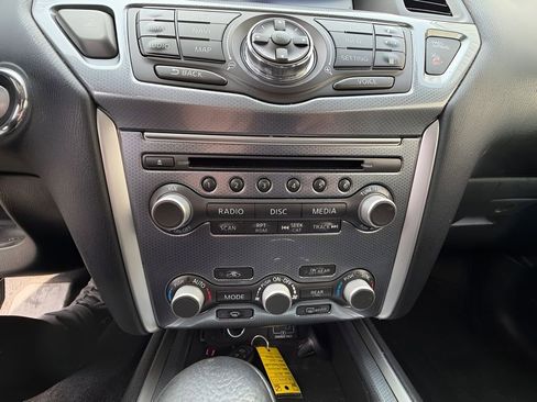 Used 2019 Nissan Pathfinder SL image 27