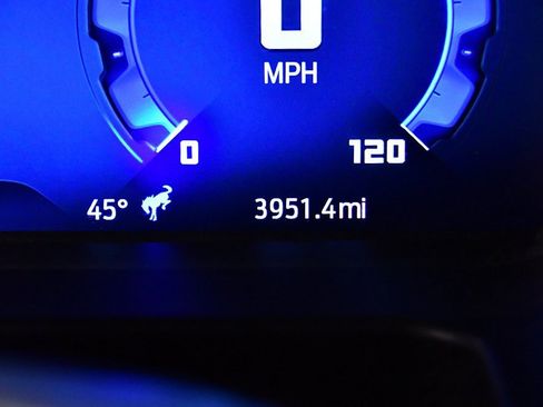 Used 2025 Ford Bronco Badlands image 17