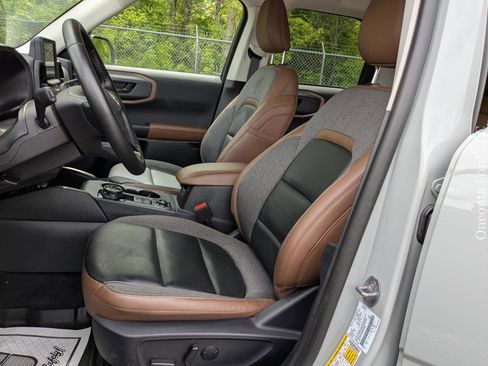 Used 2024 Ford Bronco Sport Outer Banks w/ Tech Package image 18