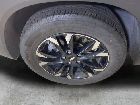 Used 2023 Chevrolet TrailBlazer LT FWD image 13