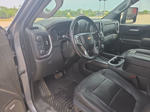 Used 2021 Chevrolet Silverado 1500 LTZ w/ Technology Package AWD/4WD image 21