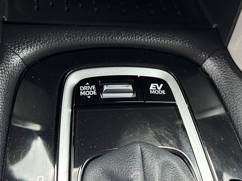Used 2025 Toyota Corolla Cross AWD Hybrid image 29