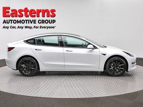 Used 2022 Tesla Model 3 RWD image 4