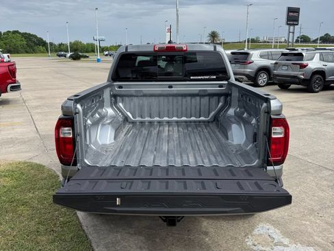 Used 2026 GMC Canyon Elevation w/ Convenience Package RWD image 8
