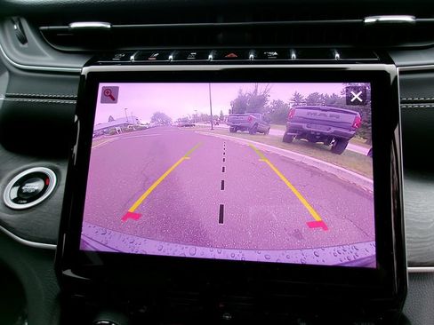 Certified 2025 Jeep Grand Cherokee Limited w/ Black Appearance Package AWD/4WD image 23