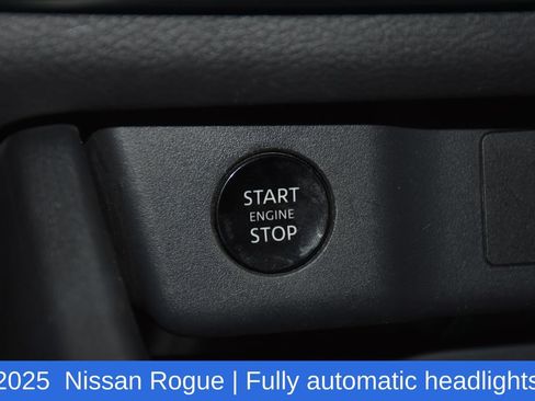 Used 2025 Nissan Rogue SV AWD/4WD image 13