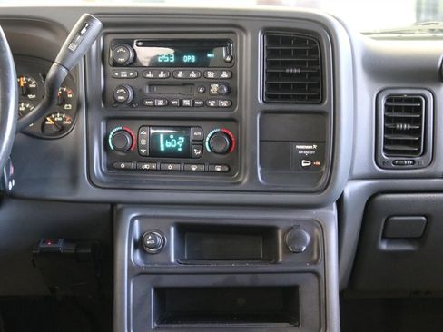 Used 2004 Chevrolet Silverado 2500 LT w/ Skid Plate Package AWD/4WD image 90