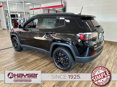 New 2026 Jeep Compass Latitude image 3