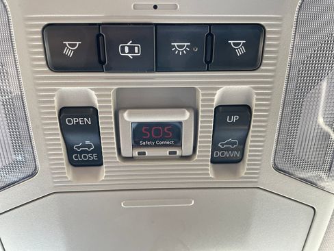 Certified 2019 Toyota RAV4 XLE Premium w/ Cold Weather Package AWD/4WD image 33