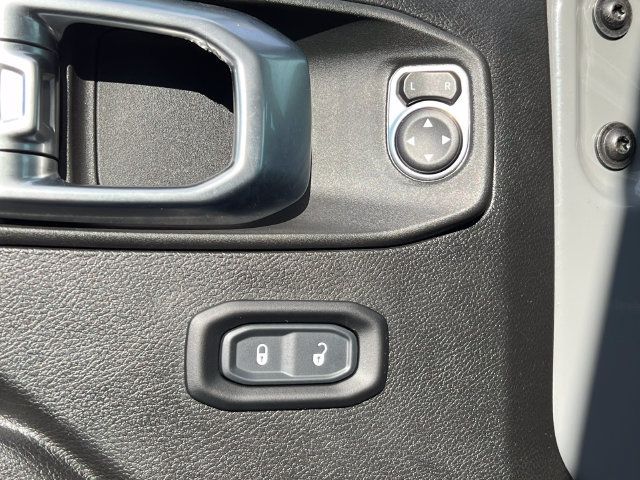 Used 2023 Jeep Gladiator Sport AWD/4WD image 19