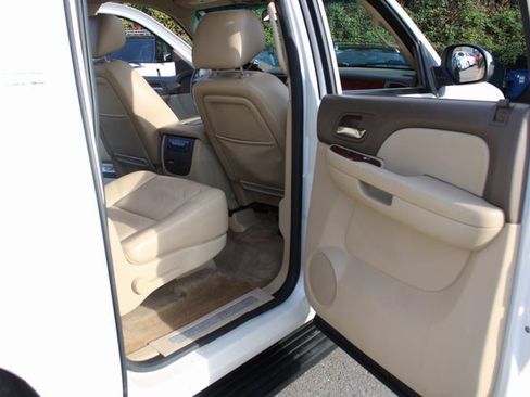 Used 2011 Chevrolet Suburban LTZ image 20