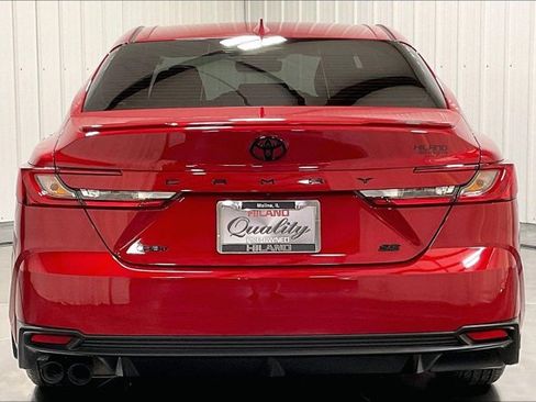 Used 2026 Toyota Camry SE w/ Convenience Package FWD image 4