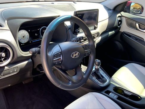Used 2022 Hyundai Kona Limited w/ Cargo Package FWD image 18