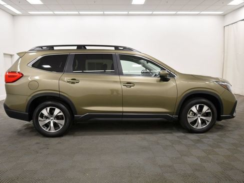 Used 2025 Subaru Ascent Premium AWD/4WD image 9