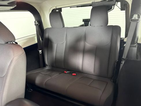 Used 2015 Jeep Wrangler Sport image 17