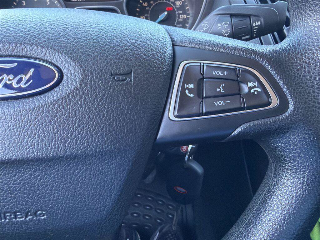 Used 2017 Ford Focus SE FWD image 11