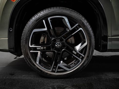 Used 2025 Volkswagen Tiguan SEL R-Line AWD/4WD image 13