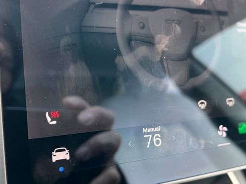 Used 2018 Tesla Model 3 Long Range image 29