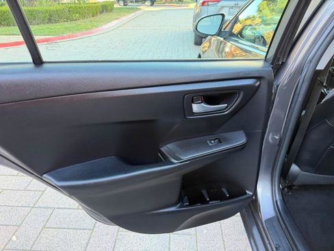 Used 2016 Toyota Camry SE FWD image 86