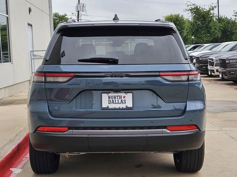 New 2026 Jeep Grand Cherokee Limited RWD image 4