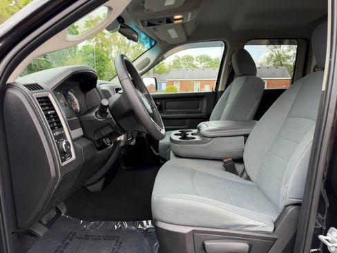 Used 2018 RAM 1500 Express AWD/4WD image 17