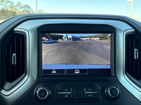 Used 2021 Chevrolet Silverado 1500 LT image 22