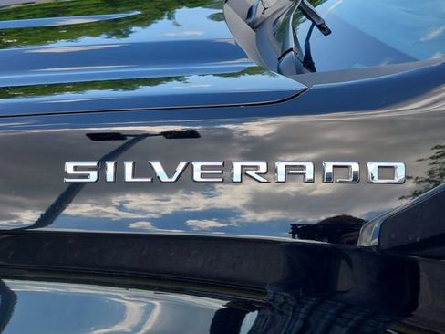 Used 2023 Chevrolet Silverado 1500 LT image 32