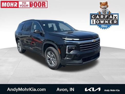 Used 2025 Chevrolet Traverse LT image 1