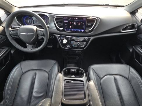 Used 2022 Chrysler Pacifica Touring-L w/ S Appearance Package FWD image 37