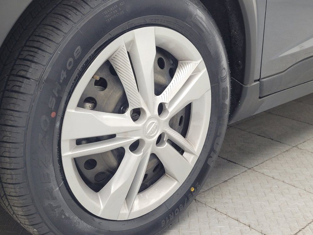 Used 2023 Nissan Kicks S FWD image 31