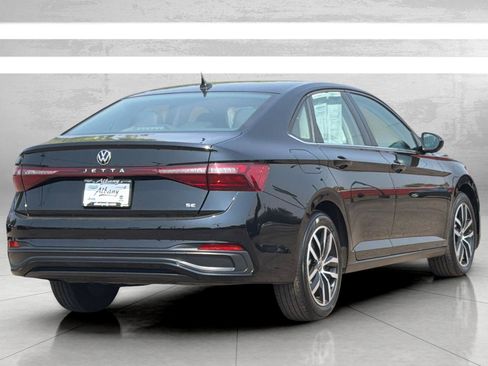Used 2025 Volkswagen Jetta SE FWD image 5