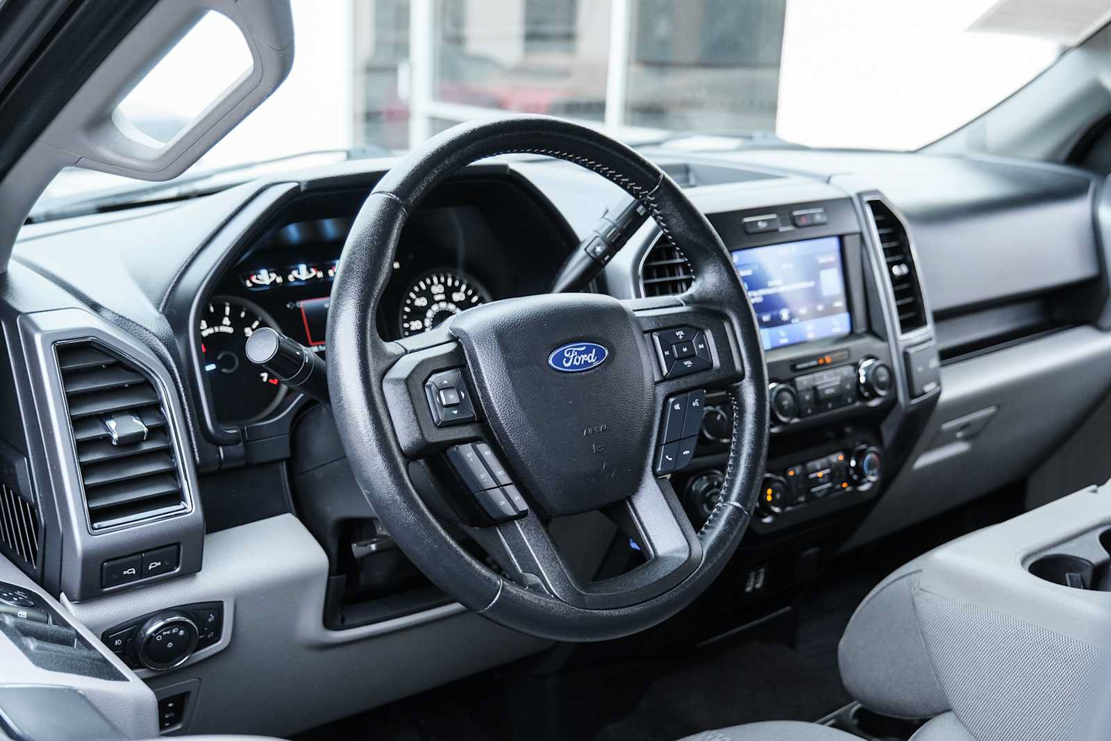 Used 2020 Ford F150 XLT w/ Equipment Group 302A Luxury AWD/4WD image 23