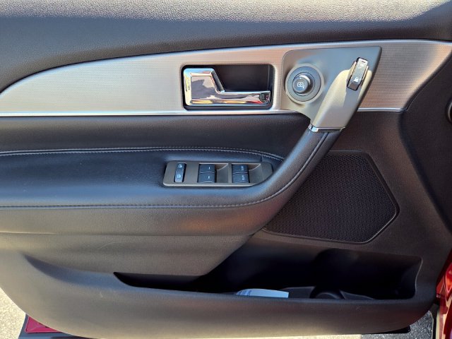 Used 2015 Lincoln MKX FWD image 17
