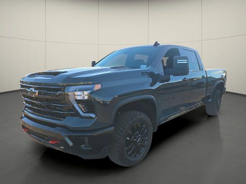 Used 2025 Chevrolet Silverado 2500 LTZ w/ Trail Boss Package image 4