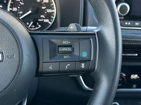 Used 2023 Nissan Rogue SV image 28