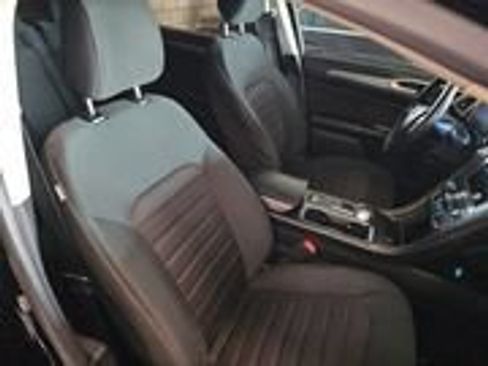 Used 2020 Ford Fusion SE FWD image 8
