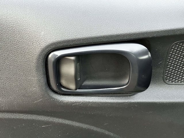 Used 2025 Hyundai Venue Limited FWD image 16
