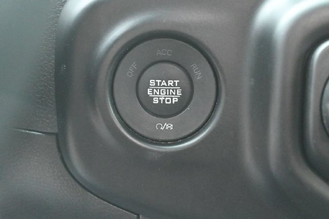 Used 2023 Jeep Wrangler Unlimited Sahara AWD/4WD image 23