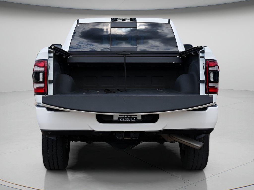 Used 2024 RAM 2500 Big Horn w/ Night Edition AWD/4WD image 10