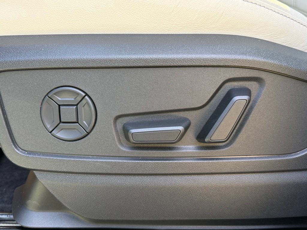New 2026 Audi Q5 Premium AWD/4WD image 25