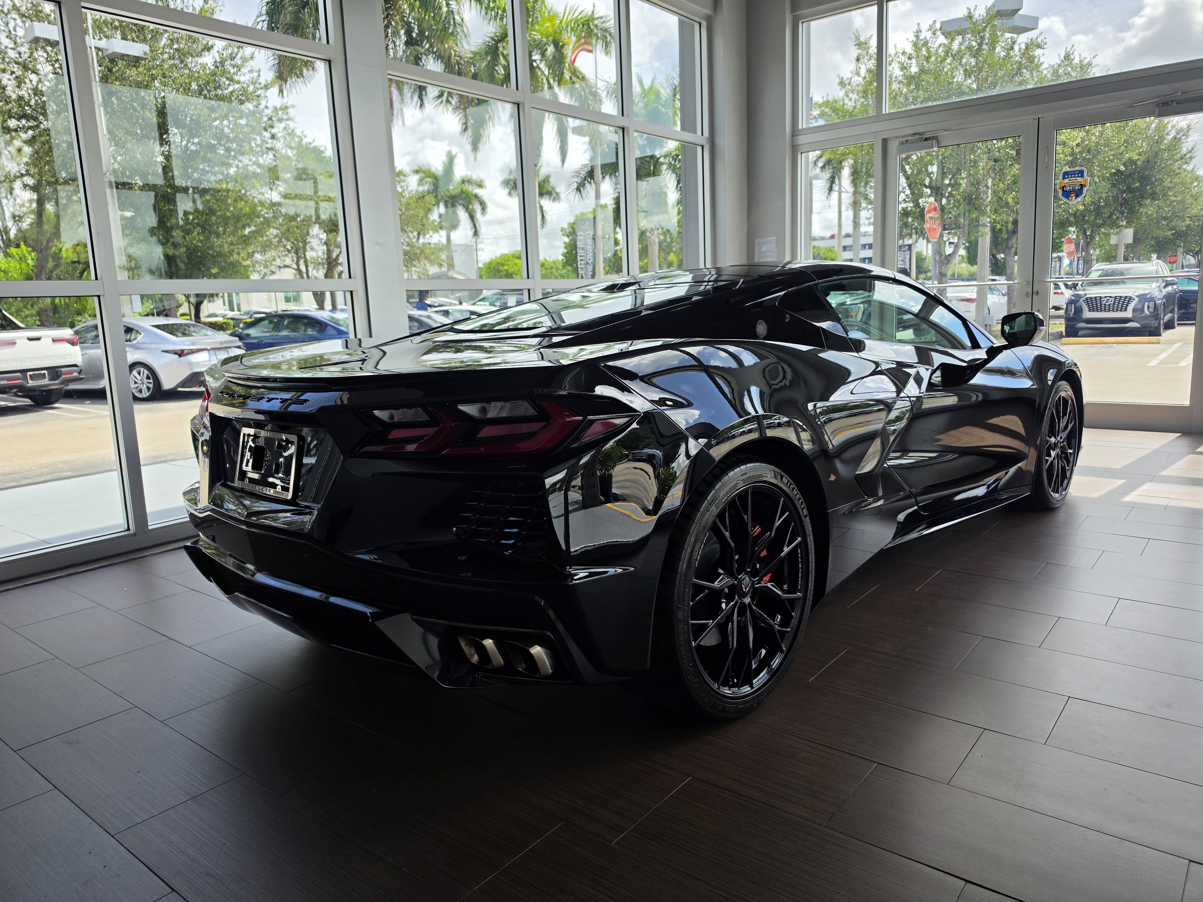 Used 2025 Chevrolet Corvette Stingray Preferred Cpe w/ 2LT RWD image 3
